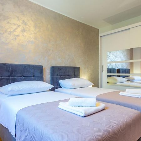 Apolon 2Bdr Apartment With Balcony Zadar Bagian luar foto
