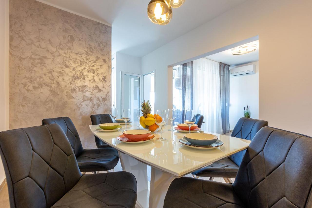 Apolon 2Bdr Apartment With Balcony Zadar Bagian luar foto