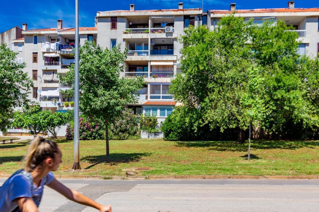 Apolon 2Bdr Apartment With Balcony Zadar Bagian luar foto