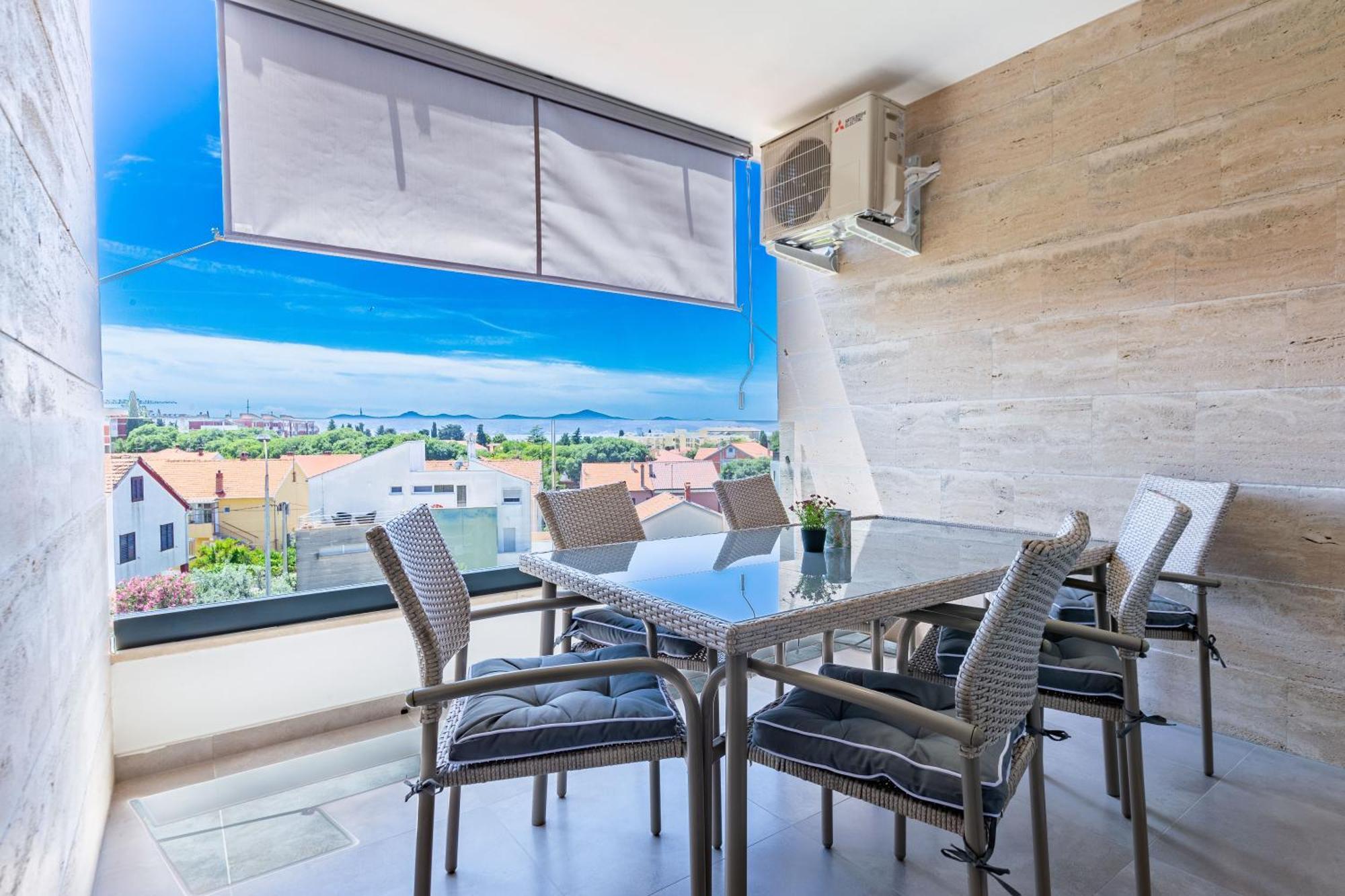Apolon 2Bdr Apartment With Balcony Zadar Bagian luar foto