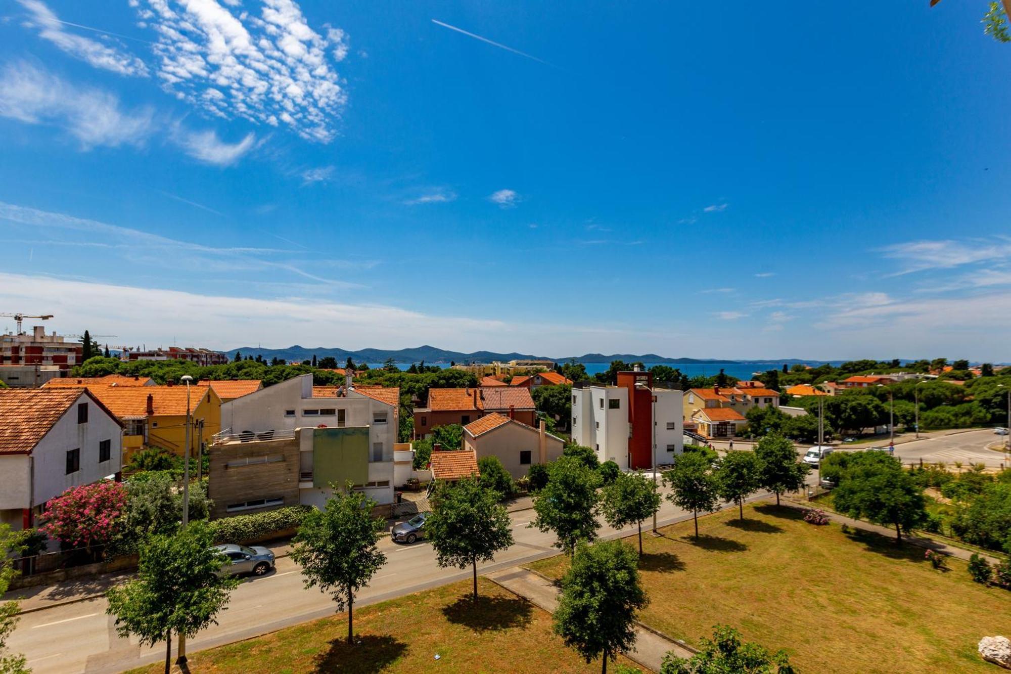 Apolon 2Bdr Apartment With Balcony Zadar Bagian luar foto