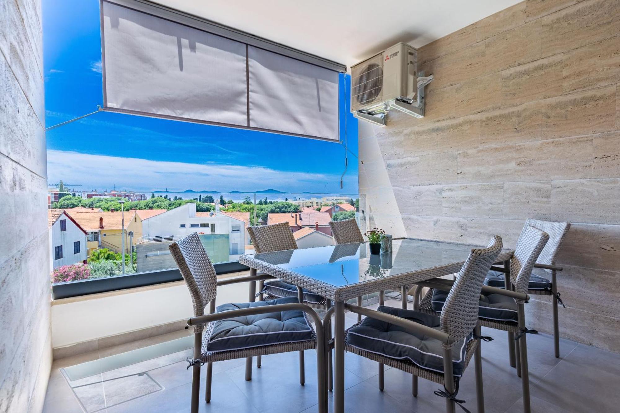 Apolon 2Bdr Apartment With Balcony Zadar Bagian luar foto